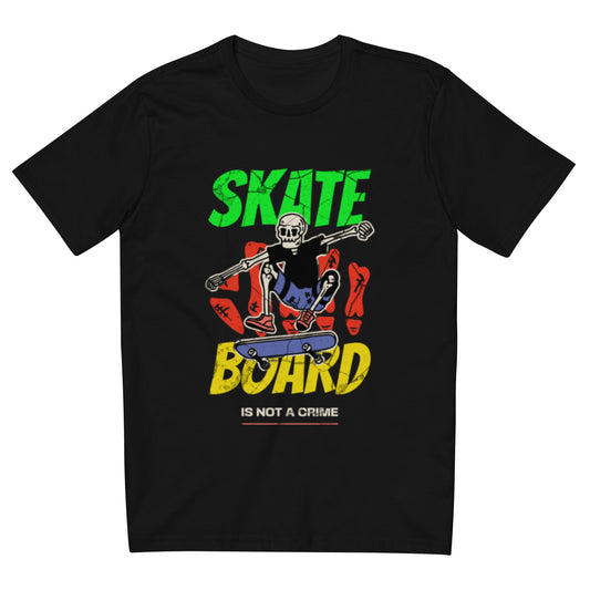 Camiseta com modelagem reta " Skate board is not a crime "