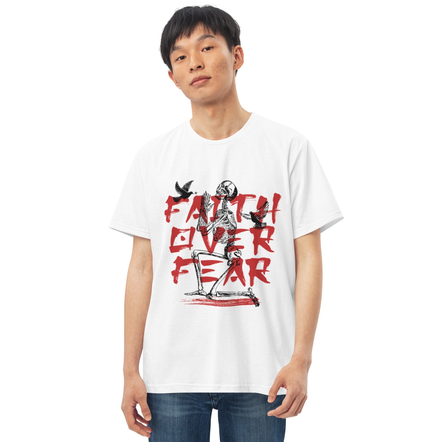 Camiseta com modelagem reta " Faith Over Fear "